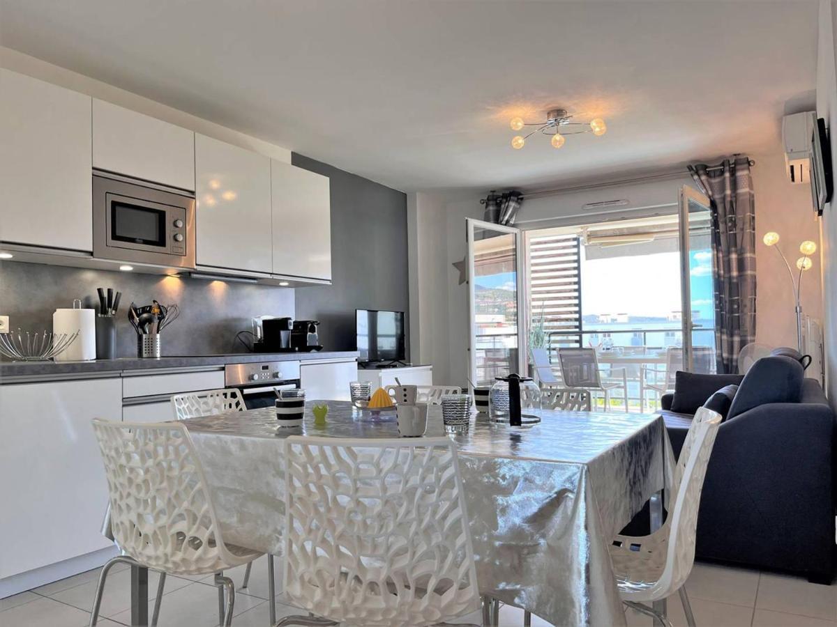 Charmant T2 Climatise Avec Grande Terrasse, Piscine Et Parking Privatif, Proche Plage Et Commerces. - Fr-1-251-441 Le Lavandou Exterior foto